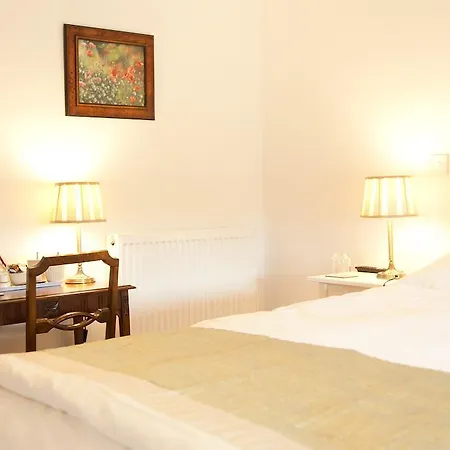 Pensión Belmont 4*