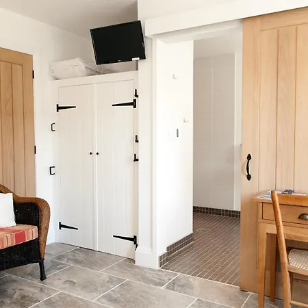 Belmont 4* Пикеринг